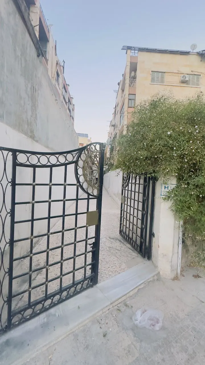 منزل للإيجار في الشهباء — 6 غرف