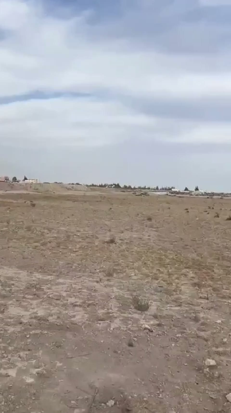 صورة مصغرة لفيديو أرض للبيع في طريق المطار