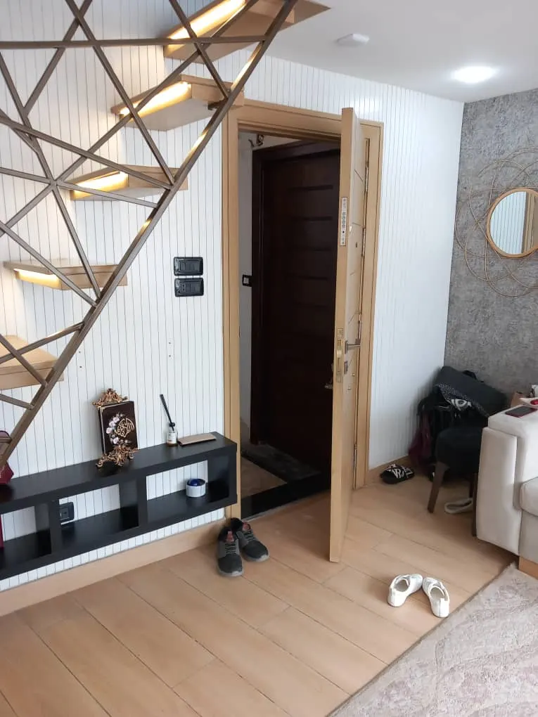 منزل مفروش بالكامل وجاهز للسكن