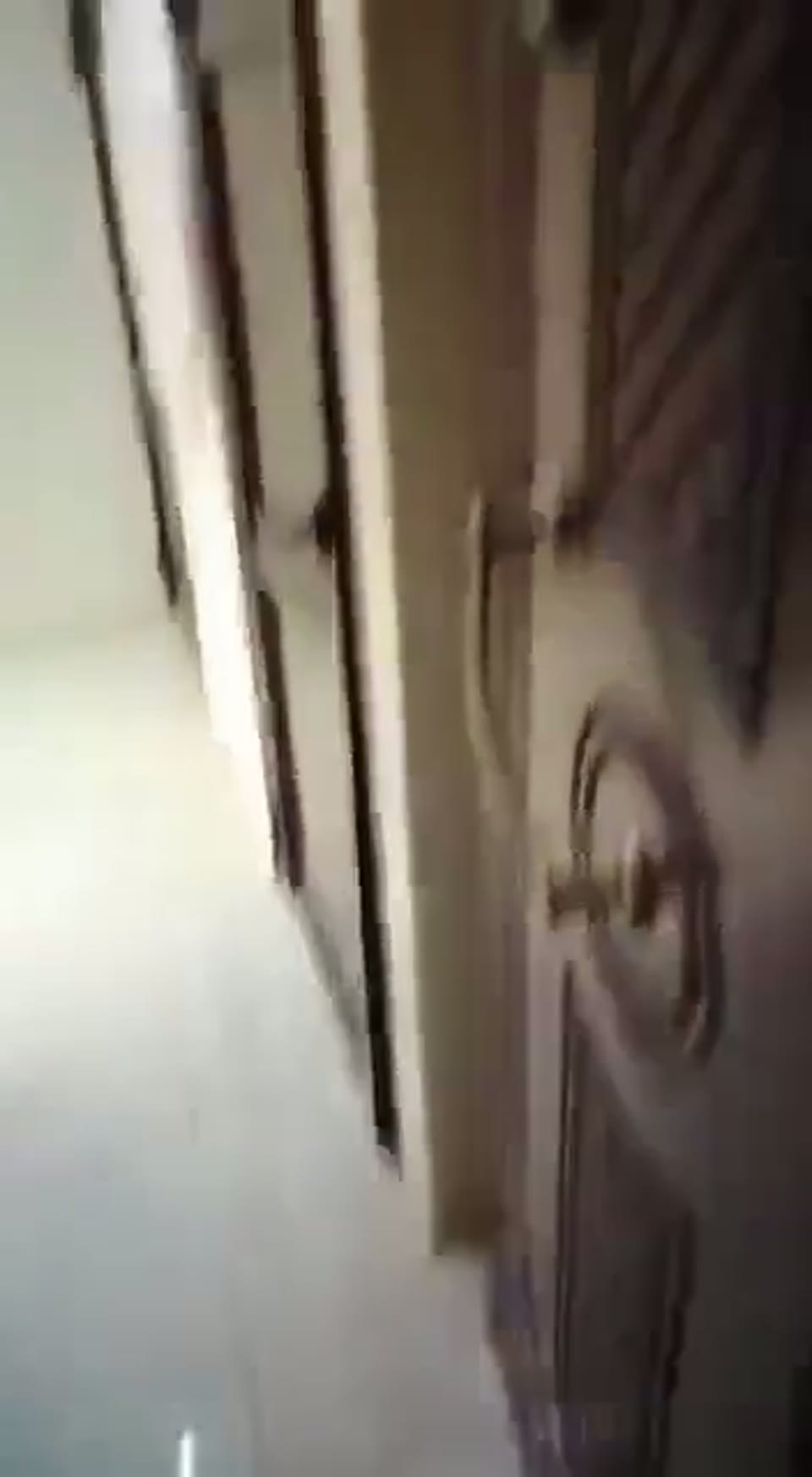 صورة مصغرة لفيديو للبيع ثلاثه غرف عند حديقه سيف الدوله