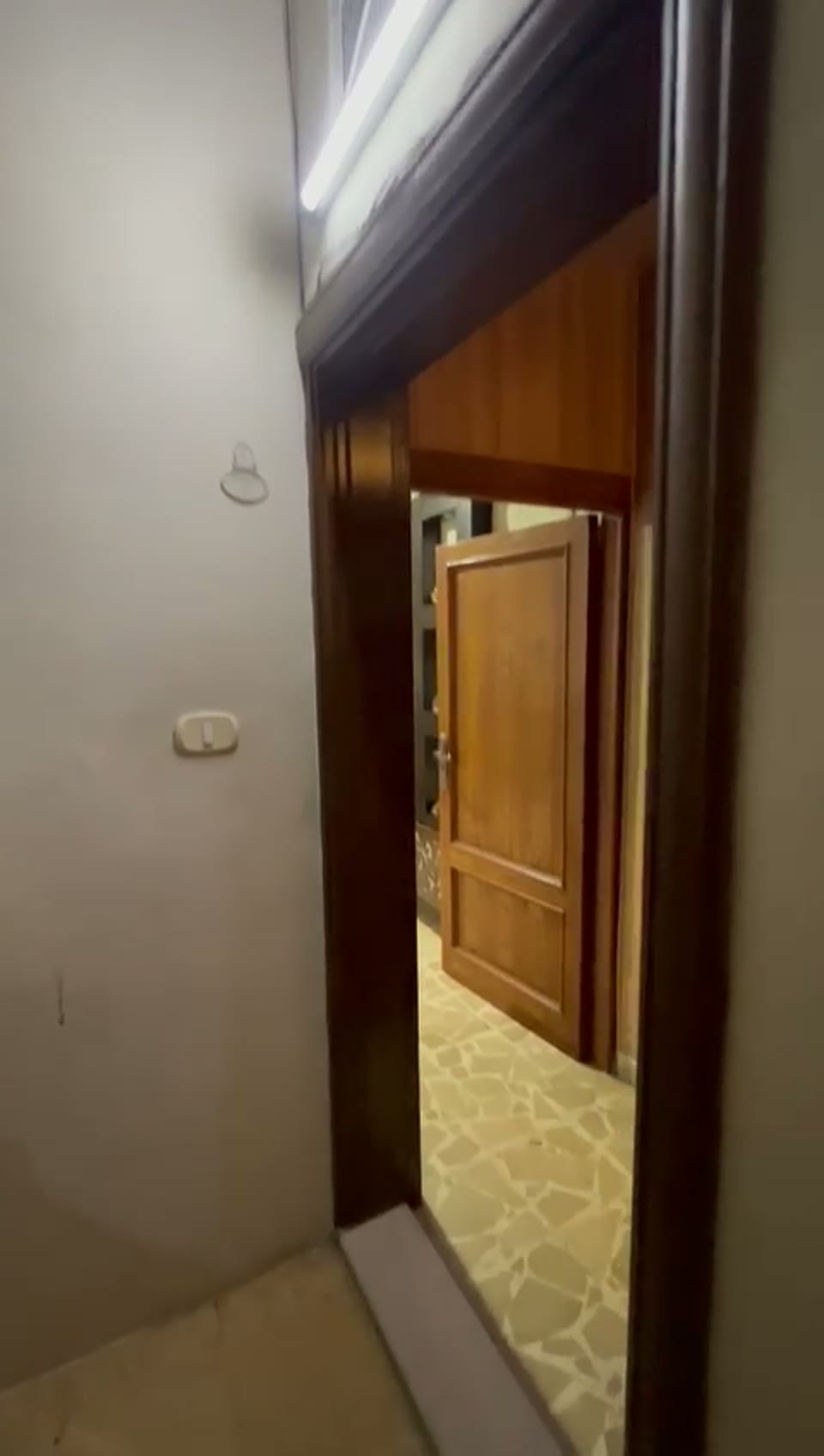 صورة مصغرة لفيديو للبيع اربع غرف ارضي في نزله المستودعات