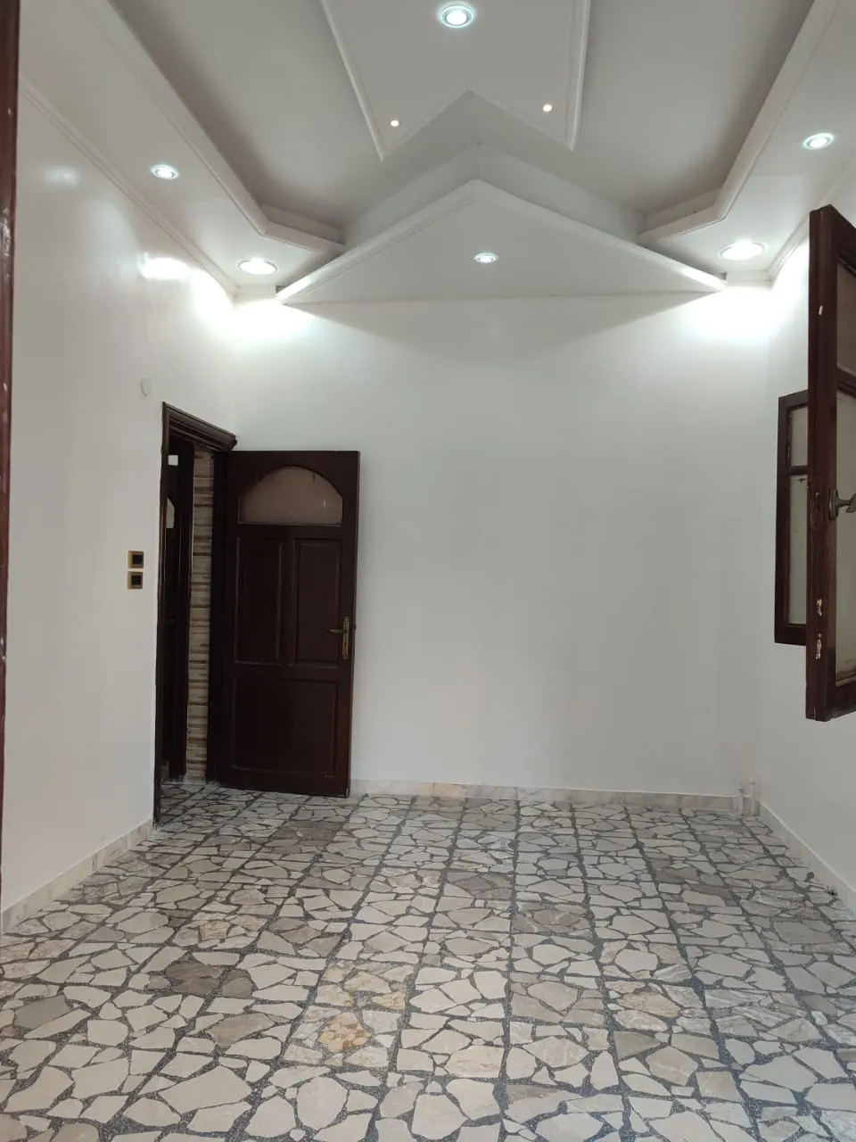 بيت خلف جامع البراء